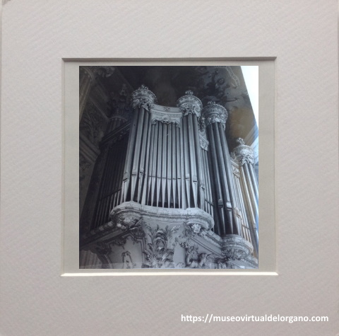 Órgano Robert Clicquot de la capilla del Palacio de Versalles. Cliché Jean Vincent, Versalles, ca. 1960