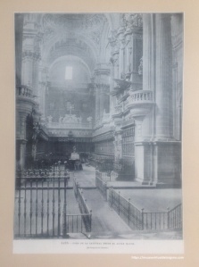 Órgano del Evangelio, Catedral de Jaén, anterior a 1926 con la trompetería horizontal en forma de Ave María (W). De fotografía de Jiménez. La Ilustración Española y Americana, 1885-1902
